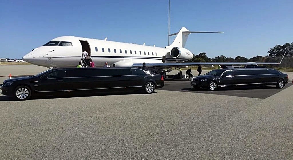 Airport Transfers stretch limousine Orlando International Airport (MCO)